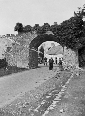 OLD GATEWAY OVER MAIN ROAD